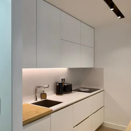 Timeless - O'clock ליסבון